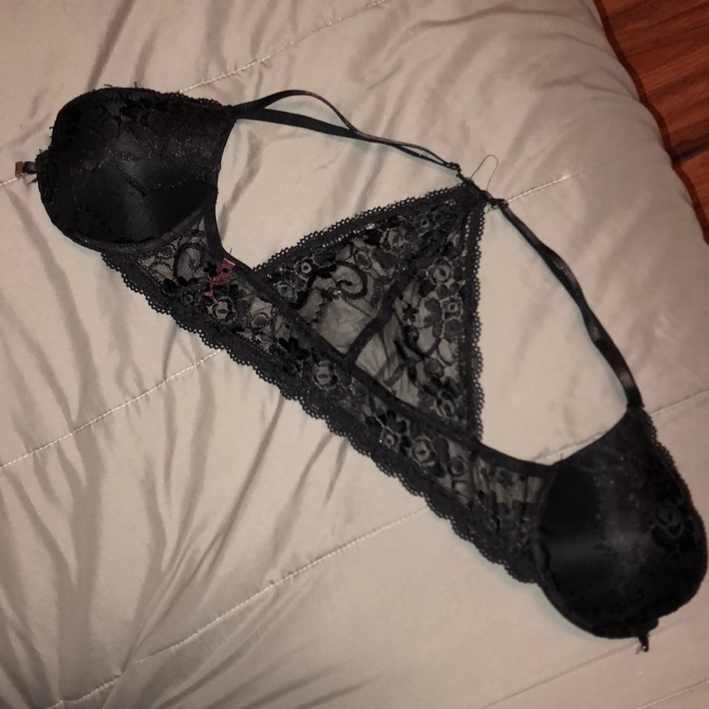 Razorback push-up bra. - Picture 3 of 5